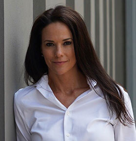 Ronna Davis Headshot